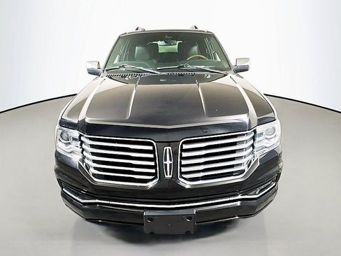 Used 2016 Lincoln Navigator Reserve AWD/4WD image 2