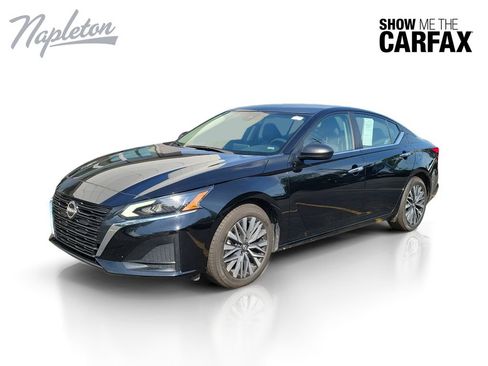 Used 2025 Nissan Altima 2.5 SV FWD image 1
