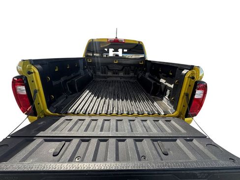 Used 2024 GMC Canyon Elevation w/ Convenience Package image 17