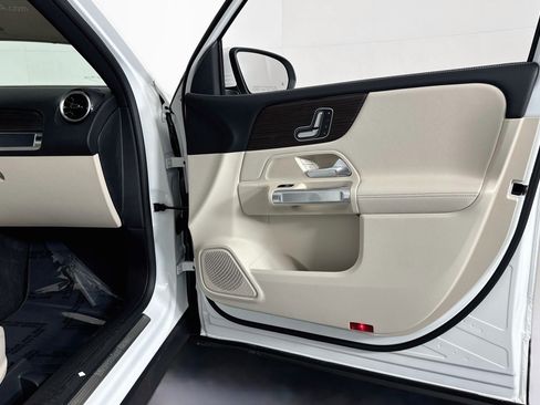 New 2026 Mercedes-Benz GLB 250 image 22