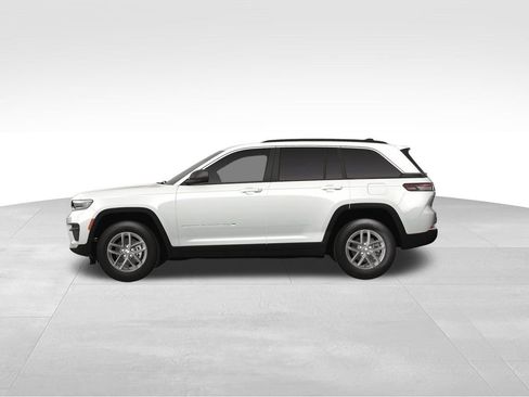 New 2025 Jeep Grand Cherokee Laredo X w/ Luxury Tech Group I image 3