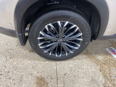 Certified 2025 Nissan Rogue SL w/ Tech Package image 37