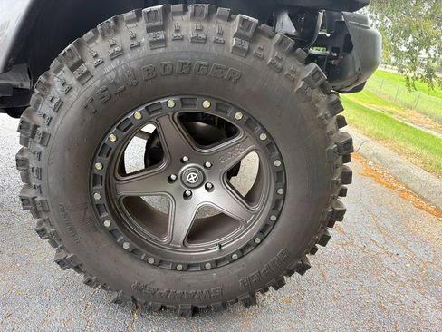 Used 2017 Jeep Wrangler Unlimited Rubicon w/ Cold Weather Group AWD/4WD image 26
