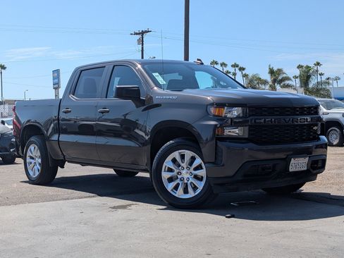 Certified 2021 Chevrolet Silverado 1500 Custom RWD image 2