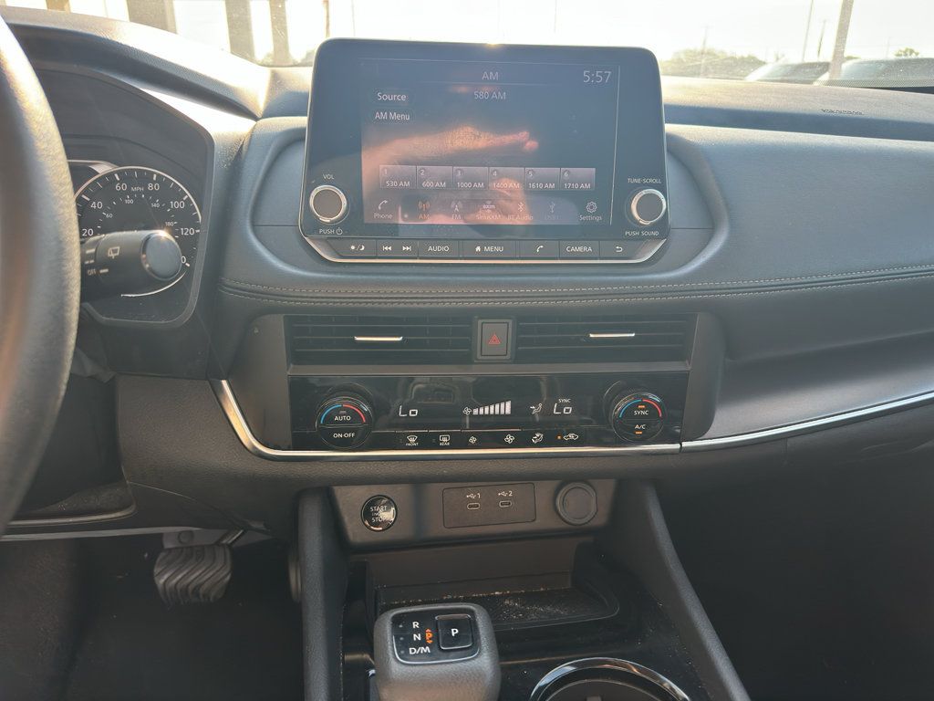 Used 2024 Nissan Rogue SV AWD/4WD image 4