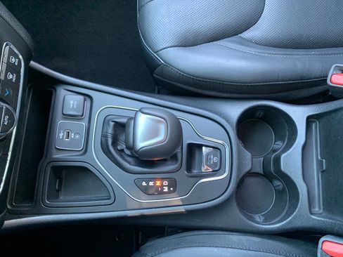 Used 2021 Jeep Cherokee Latitude Lux w/ Sun & Sound Group image 33