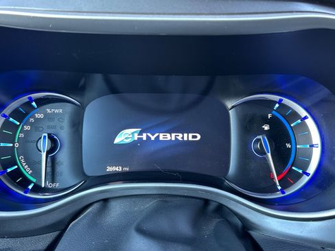 Used 2022 Chrysler Pacifica Touring-L image 25