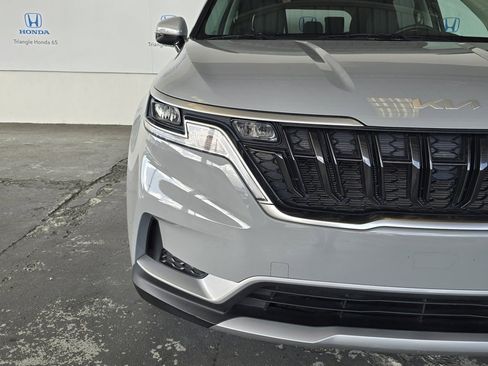 Used 2024 Kia Carnival LX image 46