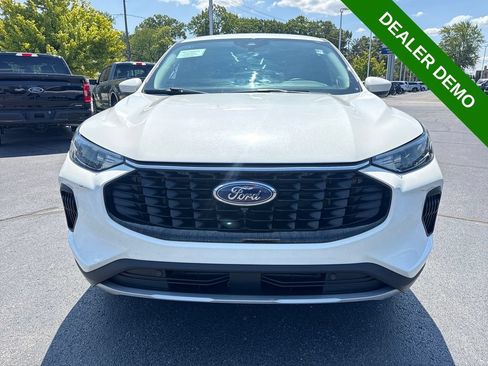 Used 2023 Ford Escape Active w/ Tech Pack #2 FWD image 3