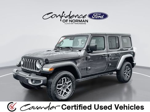 Used 2025 Jeep Wrangler Unlimited Sahara AWD/4WD image 1