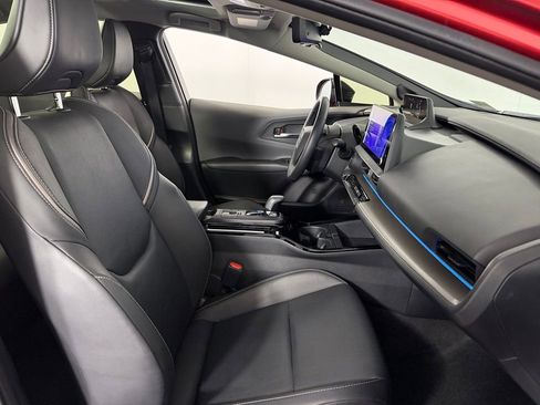 Used 2025 Toyota Prius Limited w/ Limited Premium Package FWD image 32