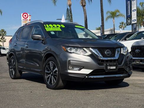 Used 2018 Nissan Rogue SL w/ Premium Package FWD image 2
