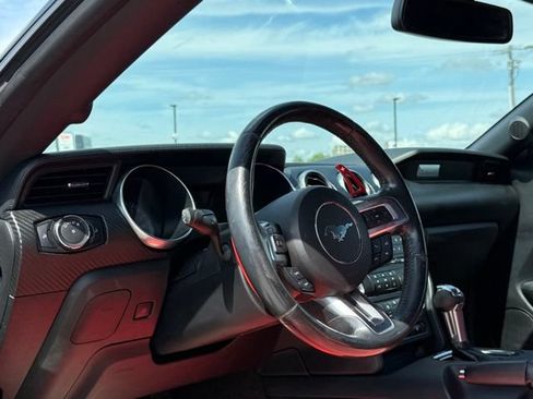 Used 2018 Ford Mustang Coupe RWD image 15