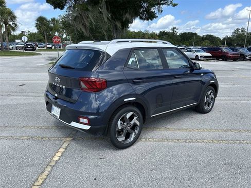 New 2025 Hyundai Venue Limited image 11