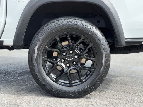 Used 2023 Chevrolet Colorado Trail Boss w/ LPO, Dark Essentials Package AWD/4WD image 3