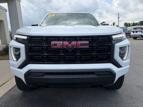 Used 2025 GMC Canyon Elevation w/ Technology Package AWD/4WD image 3