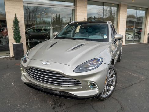 Used 2021 Aston Martin DBX image 42