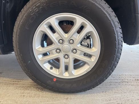 New 2025 Jeep Grand Cherokee Laredo w/ Luxury Tech Group I image 49