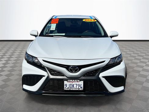 Used 2024 Toyota Camry SE image 2