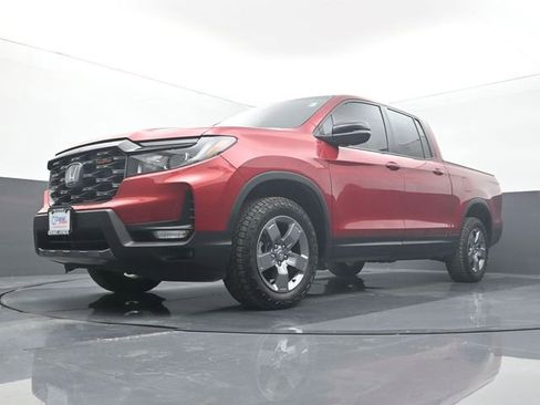 Used 2025 Honda Ridgeline TrailSport image 8