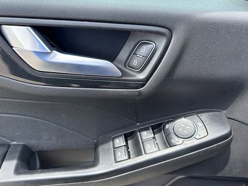 Used 2024 Ford Escape ST-Line w/ Tech Pack #1 FWD image 8