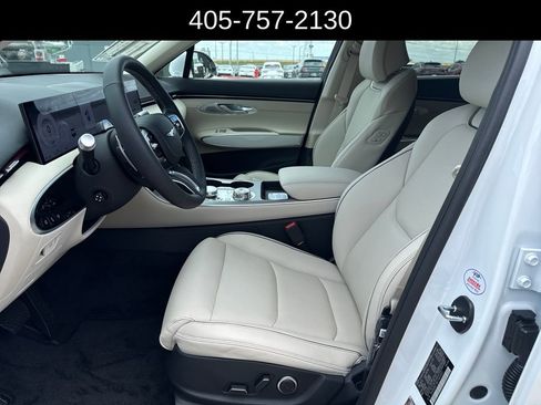 Used 2026 Genesis GV70 2.5T Advanced AWD/4WD image 9