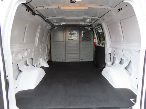 Used 2013 Ford E-250 and Econoline 250 w/ PWR Group image 16