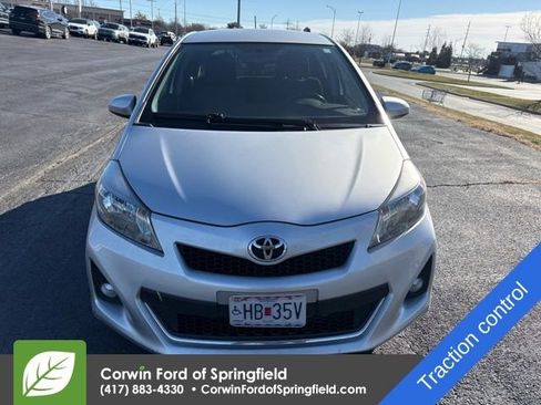 Used 2013 Toyota Yaris SE image 2