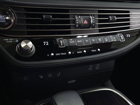 Certified 2024 Lexus LS 500 AWD w/ Luxury Package image 32