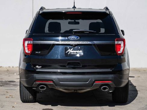 Used 2018 Ford Explorer XLT w/ Equipment Group 202A image 9