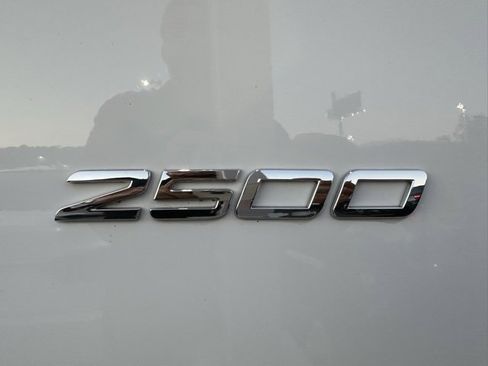 Used 2025 Mercedes-Benz Sprinter 2500 image 9
