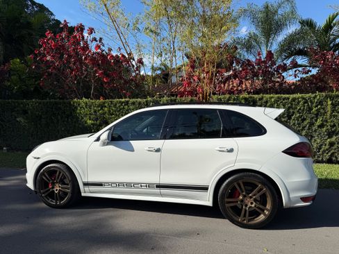 Used 2014 Porsche Cayenne GTS image 24