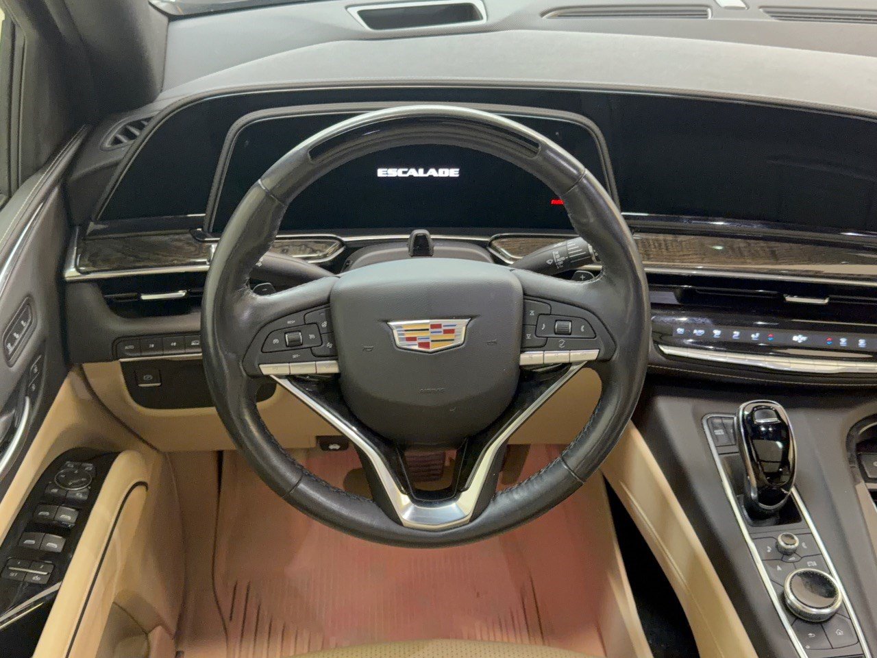Used 2023 Cadillac Escalade ESV Premium Luxury w/ LPO, Floor Liner Package AWD/4WD image 10