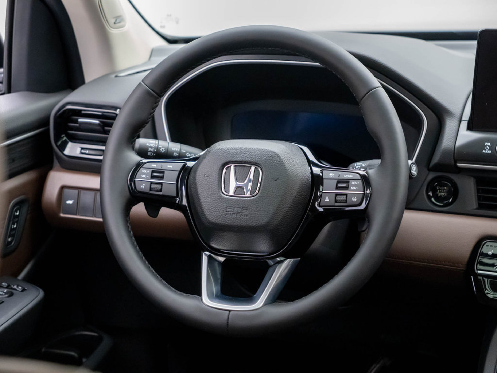 Certified 2026 Honda Pilot Touring image 13