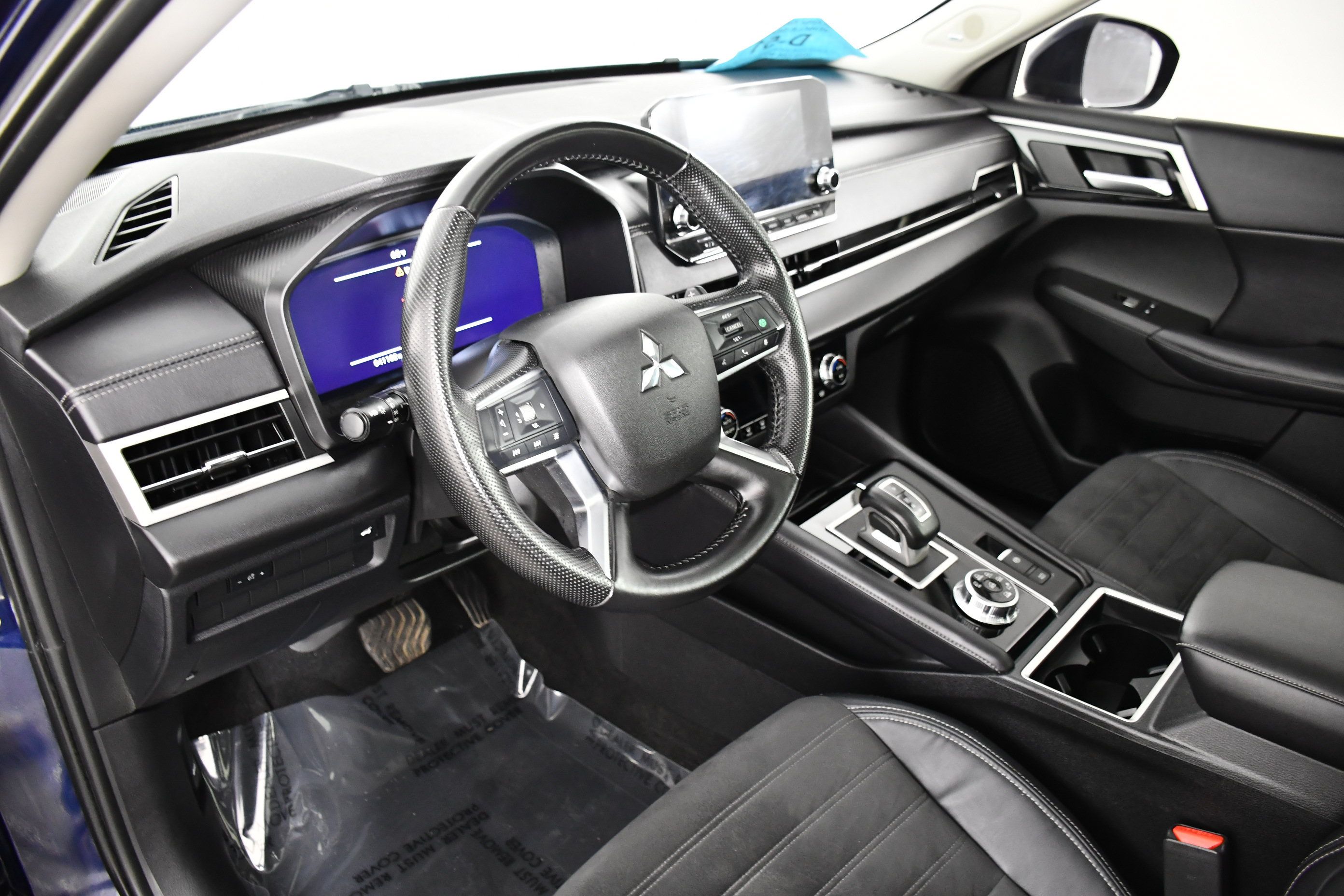 Used 2023 Mitsubishi Outlander SE AWD/4WD image 35