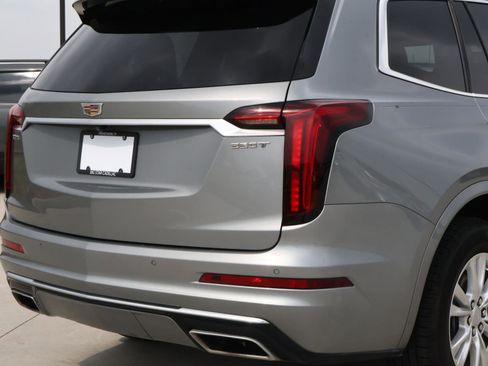 Certified 2024 Cadillac XT6 Luxury image 12