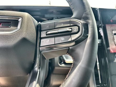 New 2026 GMC Yukon XL AT4 w/ AT4 Premium Plus Package AWD/4WD image 32