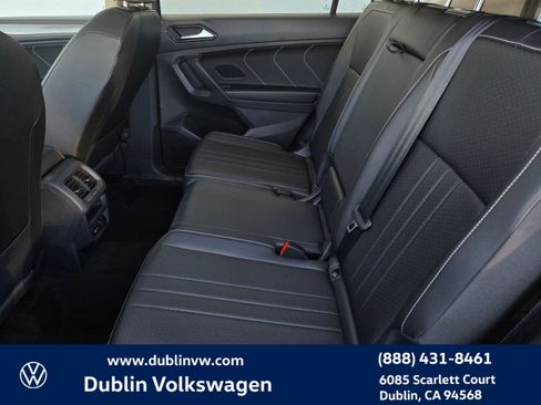 Certified 2022 Volkswagen Tiguan SE w/ Panoramic Sunroof Package image 12
