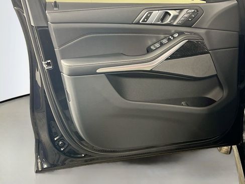 Used 2025 BMW X7 M60i w/ Executive Package image 18