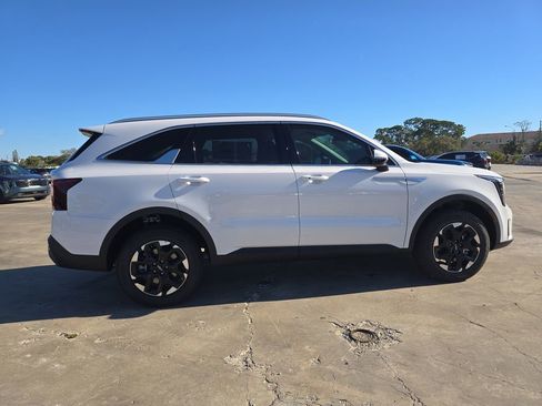 New 2026 Kia Sorento S AWD/4WD image 9