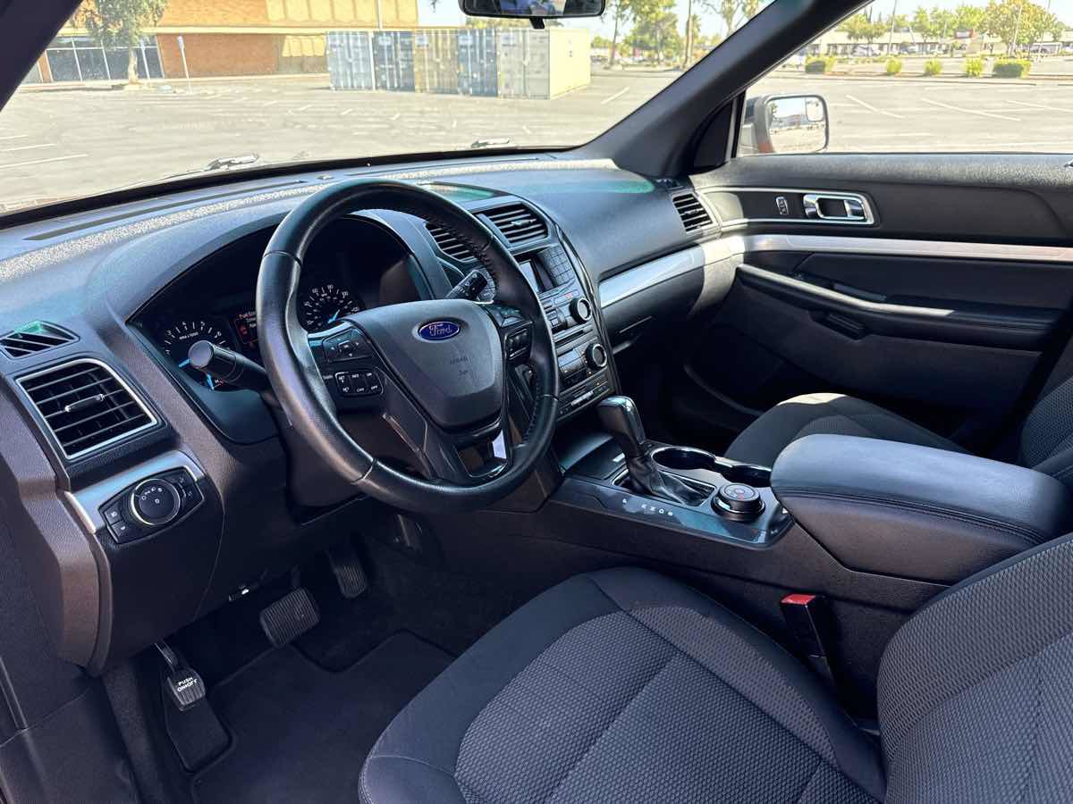 Used 2017 Ford Explorer XLT AWD/4WD image 13