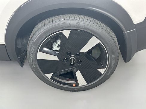 New 2026 Nissan Kicks SR w/ Cold Weather Package image 7