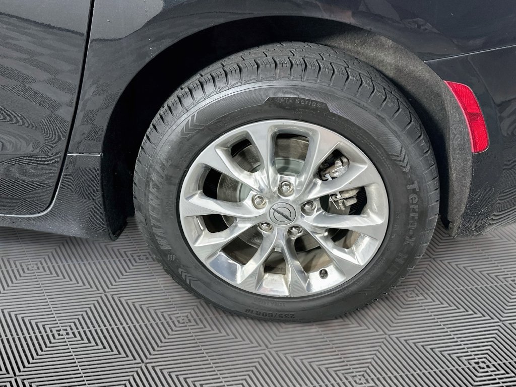 Certified 2021 Chrysler Pacifica Touring-L w/ Uconnect Theater Family Group AWD/4WD image 42