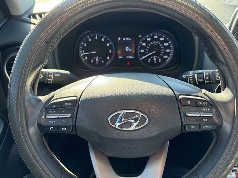 Used 2021 Hyundai Kona SEL image 2