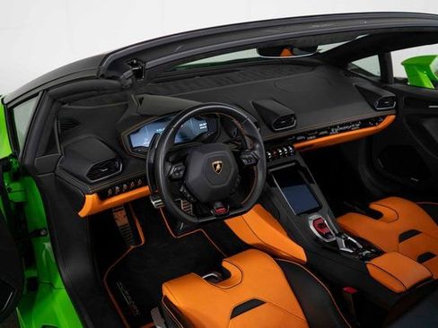 Used 2022 Lamborghini Huracan EVO image 16