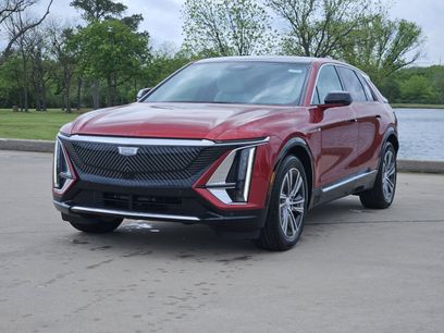 New 2026 Cadillac Lyriq Luxury w/ LPO, Floor Liner Package