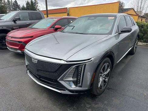 Used 2024 Cadillac Lyriq Luxury image 2