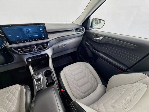 Used 2024 Ford Escape Platinum w/ Premium Technology Package AWD/4WD image 12