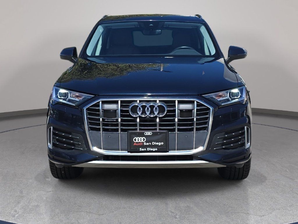 Used 2023 Audi Q7 2.0T Premium w/ Convenience Package AWD/4WD image 3