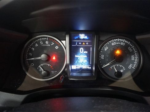 Used 2021 Toyota Tacoma TRD Sport image 7